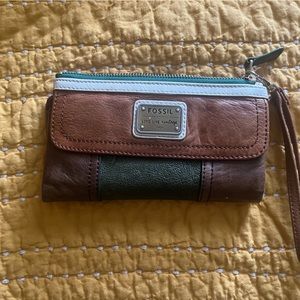 Fossil wristlet/clutch